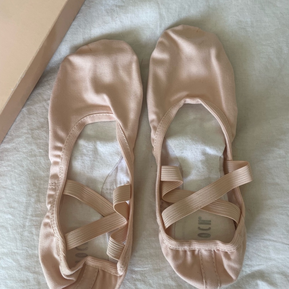 Bloch Stretch Canvas Ballet Shoes Slippers (Theatrical Pink Canvas)